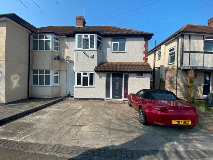3 Bedroom Semi-Detached House To Rent In Diban Avenue Hornchurch Essex, RM12