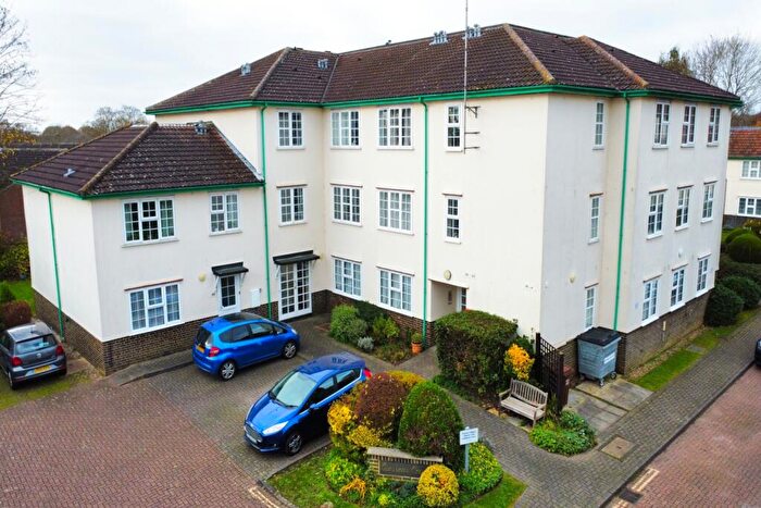 1 Bedroom Retirement Property For Sale In Guessens Court, Welwyn Garden City, Hertfordshire, AL8