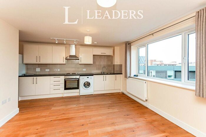 1 Bedroom Flat To Rent In Chertsey Road, Woking, GU21