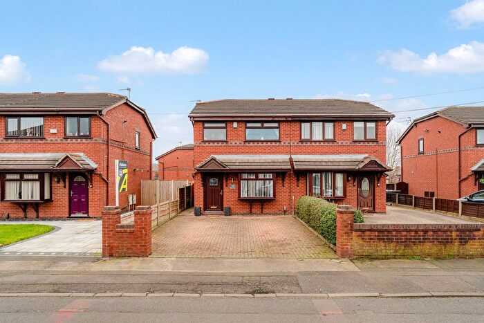 3 Bedroom Semi Detached House For Sale In Windsor Road, Ashton-In-Makerfield, WN4