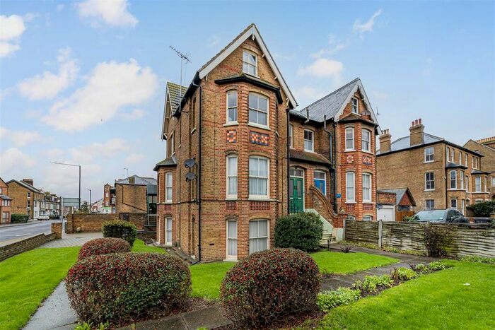 2 Bedroom Flat To Rent In Canterbury Road, Herne Bay, CT6