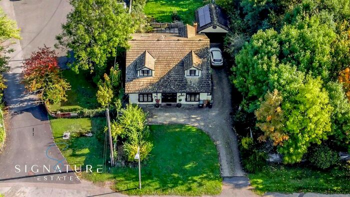 4 Bedroom Detached House For Sale In Bedmond Road, WD5