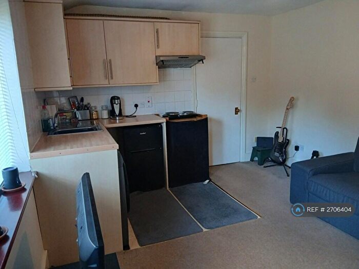 1 Bedroom Flat To Rent In Bean Road, Greenhithe, DA9