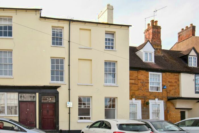 House Of Multiple Occupation To Rent In Market Square, Daventry, NN11