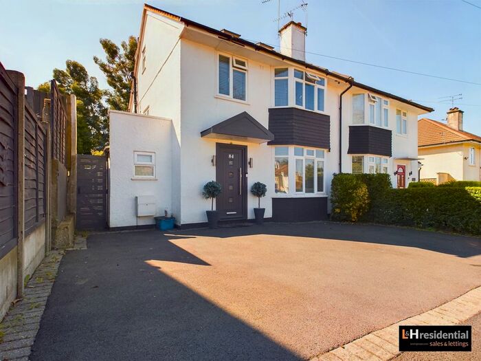 4 Bedroom Semi-Detached House For Sale In Sullivan Way, Elstree, WD6