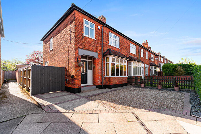 3 Bedroom Semi Detached House For Sale In Lampton Grove, Grimsby, DN32