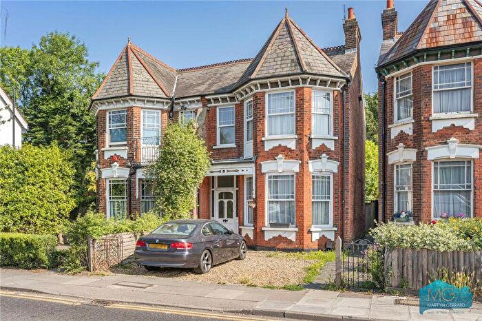 4 Bedroom Semi-Detached House For Sale In Wood Street, Barnet, EN5