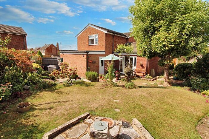 4 Bedroom Detached House For Sale In Watchet Lane, Holmer Green, HP15