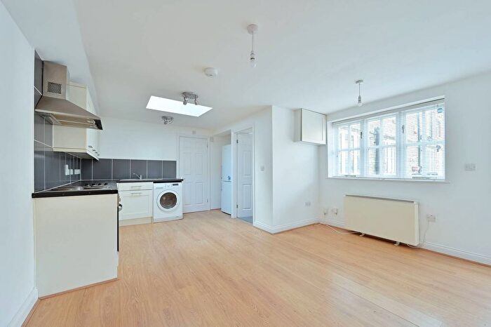 1 Bedroom Flat To Rent In Watford, Watford, WD18