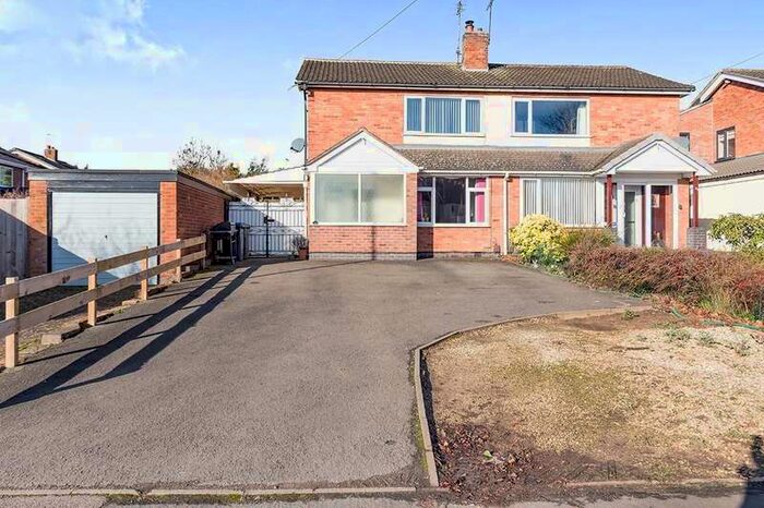 3 Bedroom Semi-Detached House To Rent In Outlands Drive, Hinckley, Leicestershire, LE10