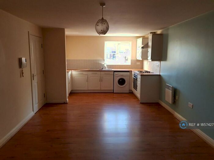 2 Bedroom Flat To Rent In Rushbury Court, Liverpool, L15