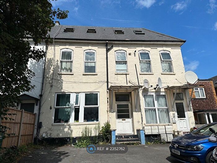 2 Bedroom Flat To Rent In Finchley Lane, London, NW4