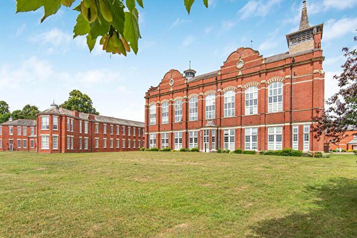 1 Bedroom Flat For Sale In Beningfield Drive, London Colney, AL2
