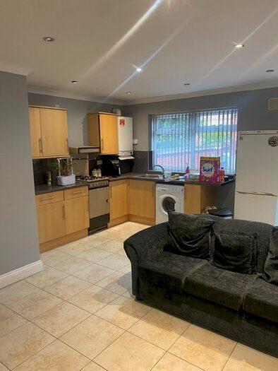 1 Bedroom Flat To Rent In Boston Road, London, W7