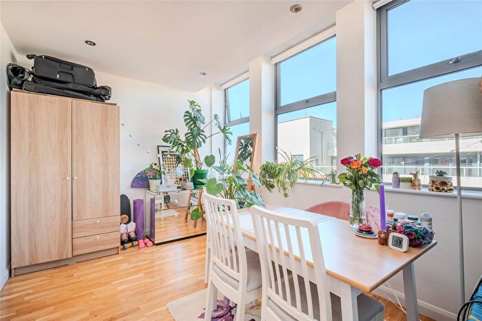 1 Bedroom Flat For Sale In Streatham High Road, London, SW16