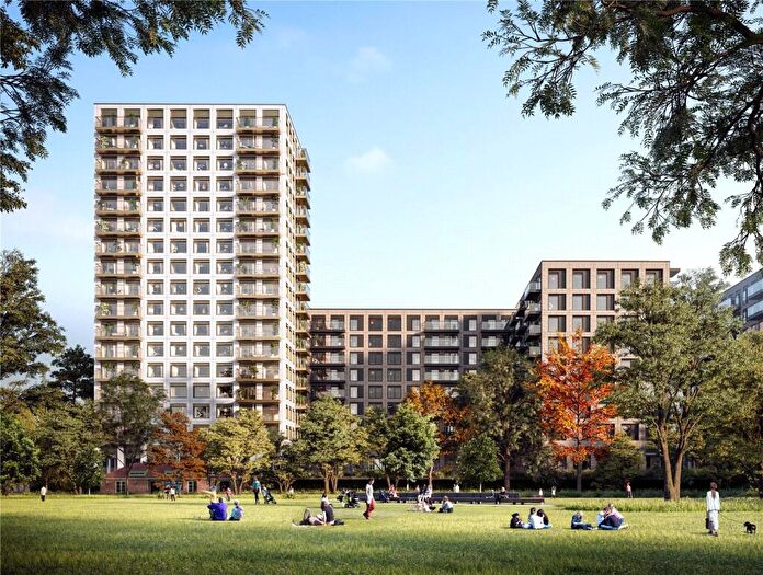 2 Bedroom Apartment For Sale In Starboard Way, London, E16