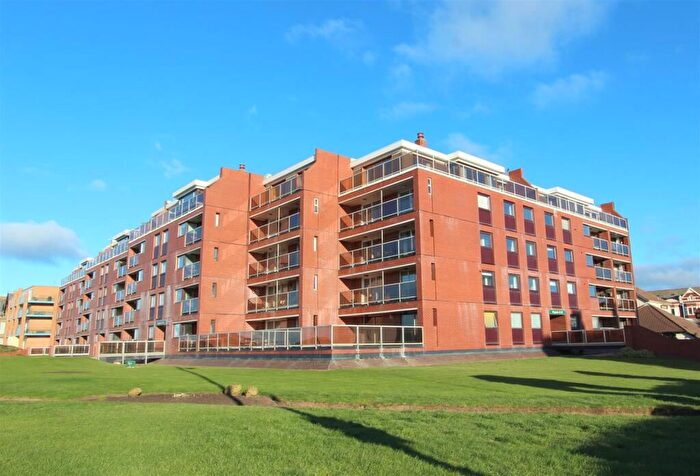 2 Bedroom Flat For Sale In North Promenade, St. Annes, Lytham St. Annes, FY8