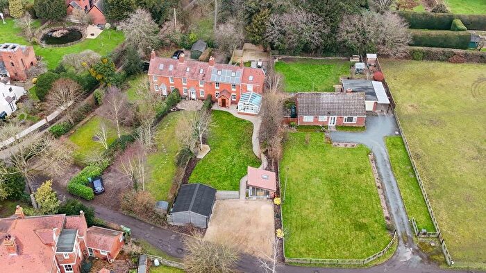 4 Bedroom End Of Terrace House For Sale In Hatfield Lane, Norton, WR5