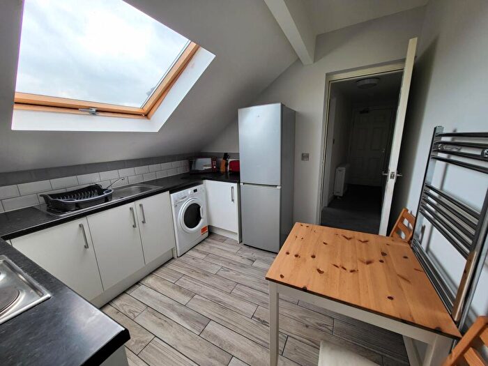2 Bedroom Apartment To Rent In Flat, Copley Road, DN1