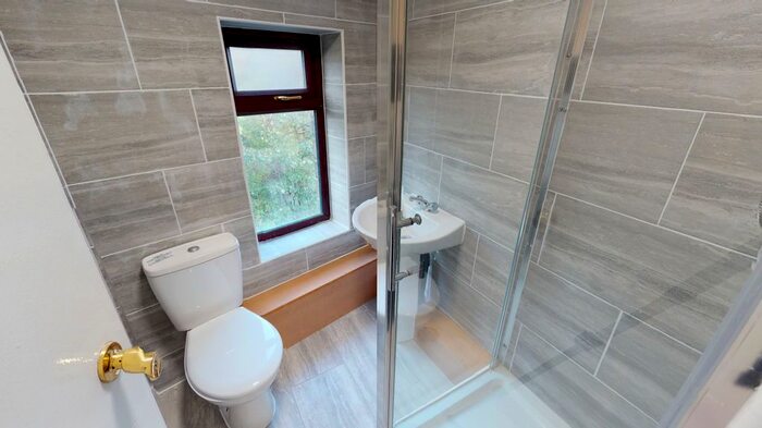 Studio To Rent In Dirkhill Road, Bradford BD7