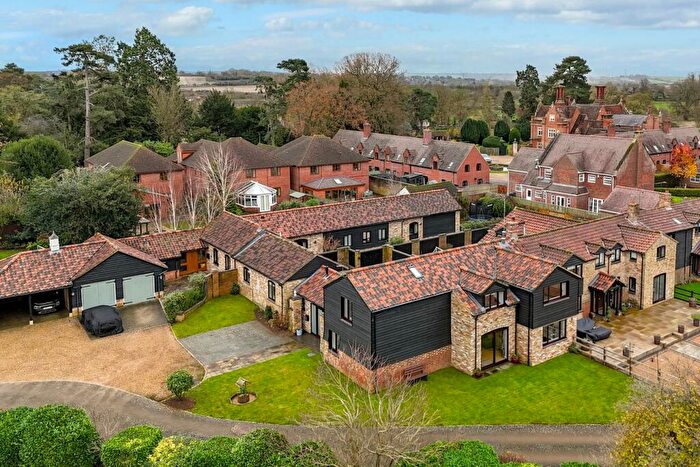 4 Bedroom Barn Conversion For Sale In Manor Farm Barns, Church Road, Westoning, MK45