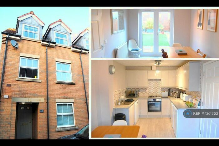 3 Bedroom Semi-Detached House To Rent In Siskin Road, Uppingham, LE15