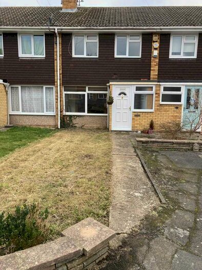 3 Bedroom Town House To Rent In Tupsley Road, Reading, RG1