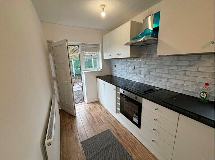 2 Bedroom End Of Terrace House To Rent In Wykebeck Avenue, Leeds, West Yorkshire, LS9