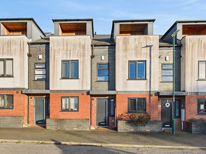 3 Bedroom Town House For Sale In Sceptre Street, Sherwood, Nottingham, NG5