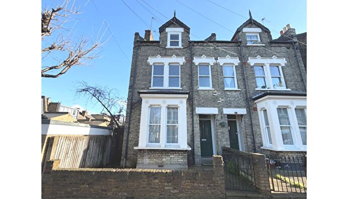 2 Bedroom Flat For Sale In Flat B, Dempster Road, Wandsworth, London, SW18