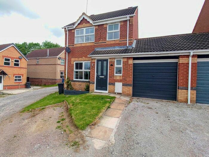 3 Bedroom Detached House For Sale In Merlin Avenue, Bolsover, S44