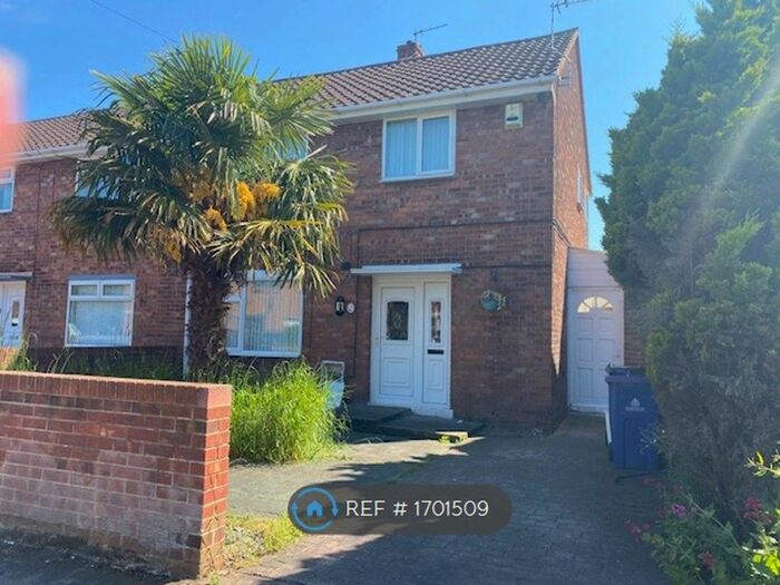 3 Bedroom Semi-Detached House To Rent In Dr Anderson Avenue, Doncaster, DN7