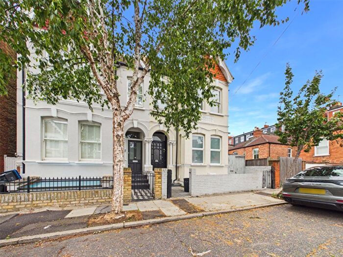 3 Bedroom Flat To Rent In Napoleon Road, St Margarets, TW1