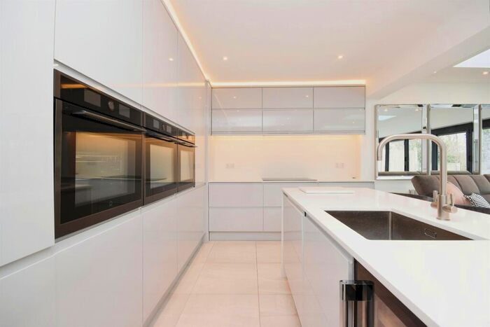 5 Bedroom Semi-Detached House For Sale In Firsgrove Crescent, Warley, Brentwood, CM14