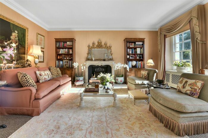 2 Bedroom Flat To Rent In Eaton Square, London, SW1W