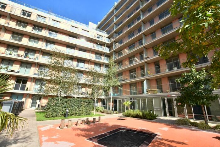 1 Bedroom Flat To Rent In Loampit Vale, London, SE13