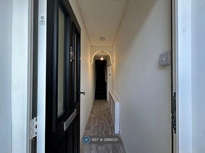 4 Bedroom Semi Detached House To Rent In Old Tovil Road, Maidstone, ME15