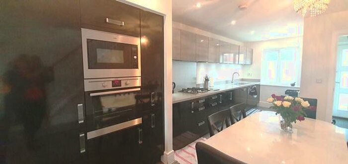 3 Bedroom Detached House To Rent In Chapman Close, Stannington, S6