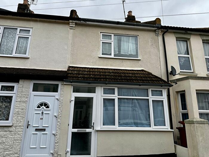 3 Bedroom Terraced House To Rent In May Road, Gillingham, ME7
