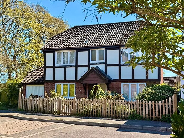 3 Bedroom Detached House For Sale In Doe Copse Way, New Milton, Hampshire, BH25