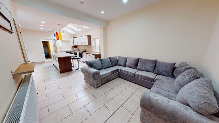 9 Bedroom House To Rent In Raddlebarn Road, Selly Oak, B29