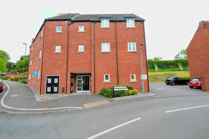 2 Bedroom Flat To Rent In Phelps Mill Close, Dursley, GL11