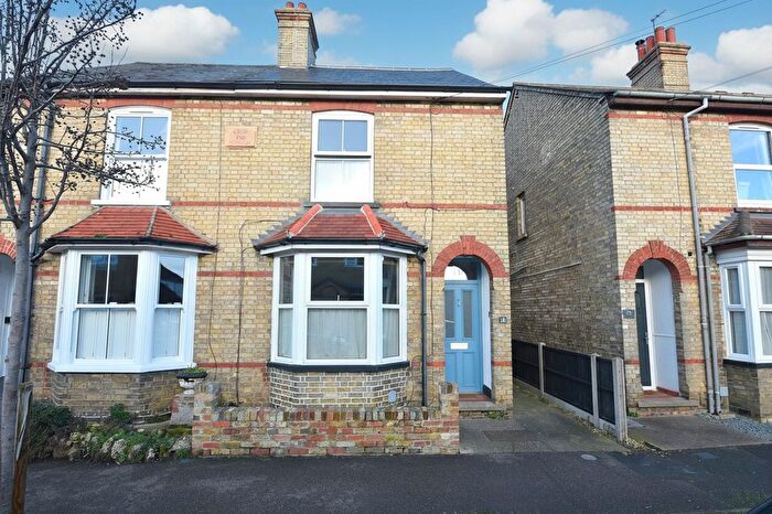 3 Bedroom Semi Detached House For Sale In Rycroft Avenue, St. Neots, PE19