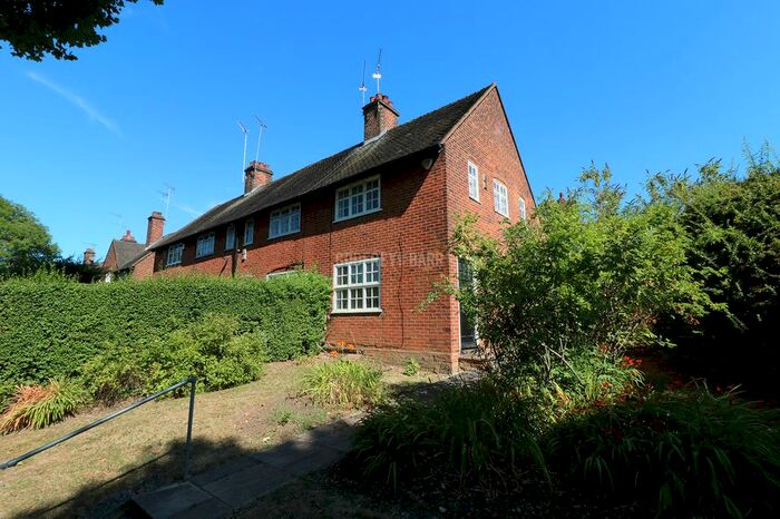 2 Bedroom Semi-Detached House To Rent In Falloden Way, London, NW11