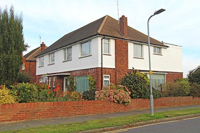 3 Bedroom Semi Detached House To Rent In Woodgrange Drive, Southend On Sea, SS1