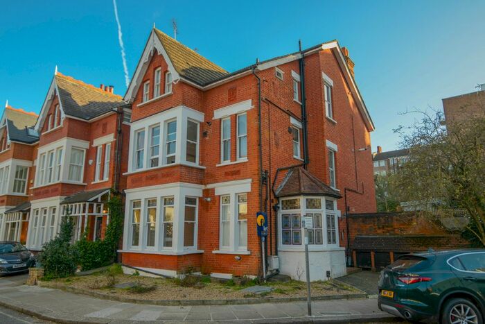 Studio To Rent In Ellerker Gardens, Richmond, TW10