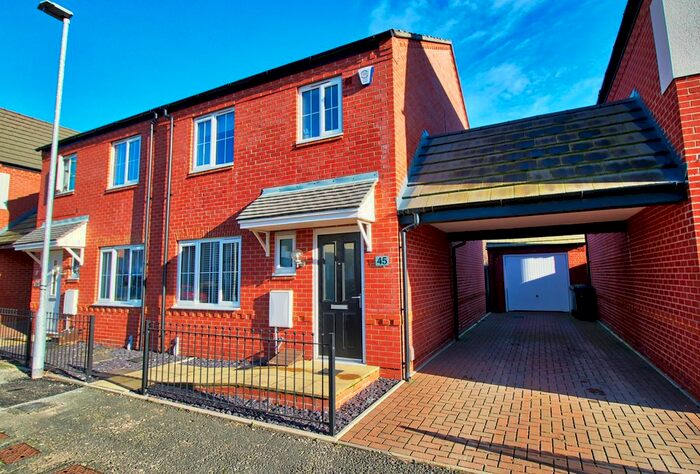 3 Bedroom Semi-Detached House For Sale In Cartwright Way, Evesham, WR11