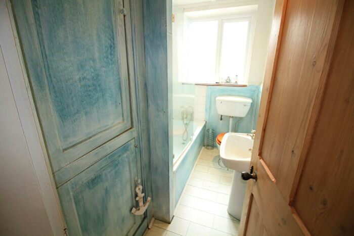 1 Bedroom Flat To Rent In Burns Street, Nottingham, NG7