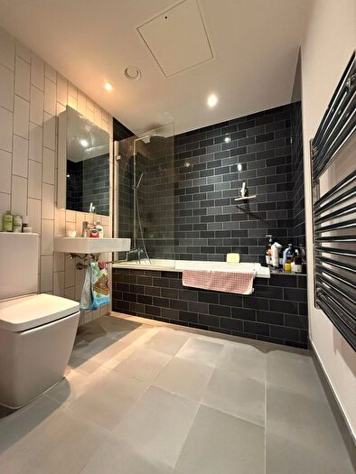 1 Bedroom Flat To Rent In Royal Crest Avenue, London, E16