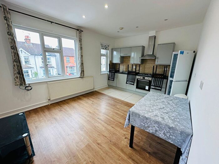 2 Bedroom Flat To Rent In High Street, Northwood, Greater London, HA6